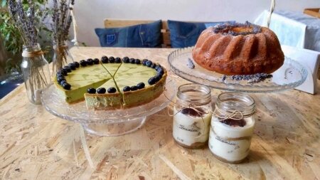 Kom�r kafe - kav�rna a cukr�rna